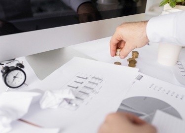 Статья описывает процесс банкротства физических лиц в Ленинградской области, включая основные расходы: госпошлину, вознаграждение финансового управ...