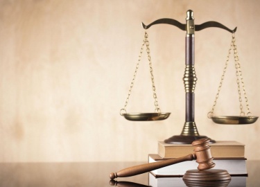 Как выбрать юриста для арбитражного спора? Узнайте, какие критерии важны для успешной защиты в суде, и какие подводные камни могут возникнуть при в...