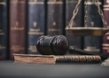 Как подать иск в суд по потребительскому спору? Узнайте, какие документы нужно подготовить, какие сроки соблюдать и к...